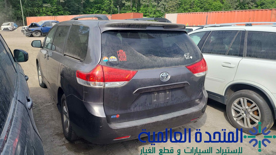 تويوتا سيينا 2011