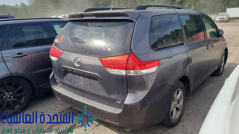 تويوتا سيينا 2011