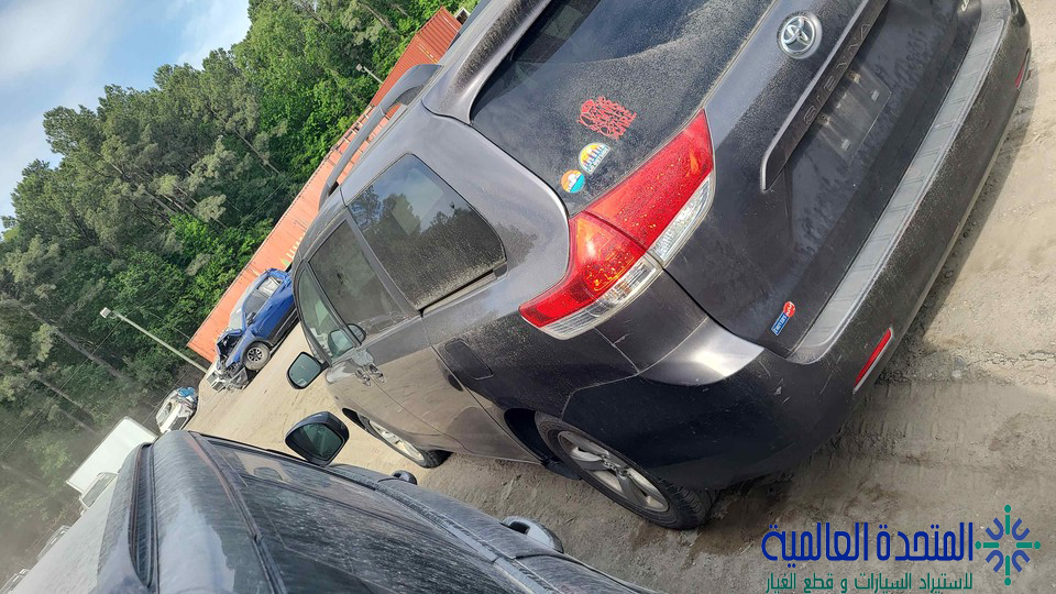 تويوتا سيينا 2011