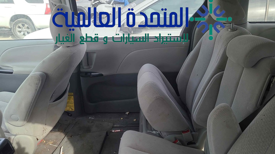 تويوتا سيينا 2011