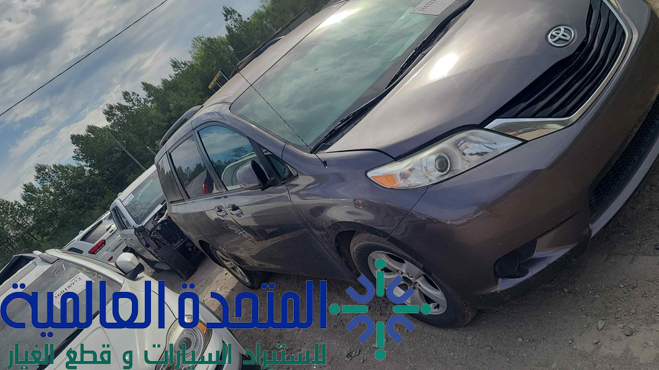 تويوتا سيينا 2011